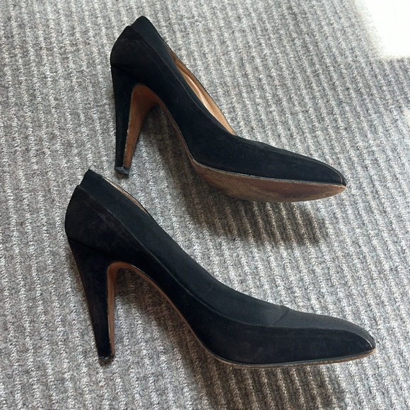 Vintage Chanel Pumps - Picture 3 of 11